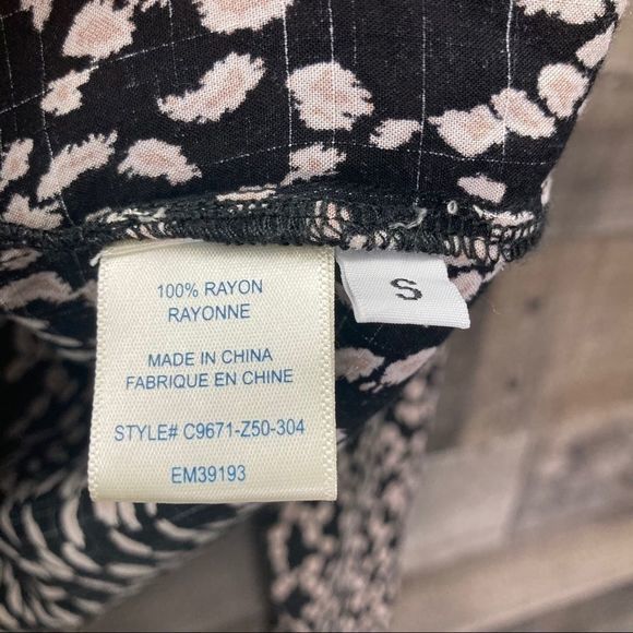 Cloth & Stone Knot Tie Button Down Top - Picture 9 of 10